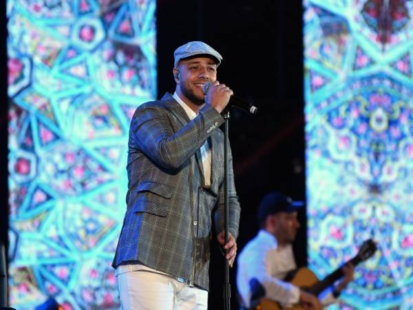 Maher Zain ketika mengadakan Siri Konsert Jelajah Malaysia Maher Zain 2019 di Universiti Malaysia Sabah (UMS), Kota Kinabalu malam tadi. - Foto Bernama