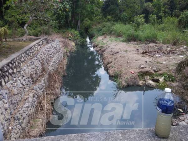 Air parit busuk, meloyakan!