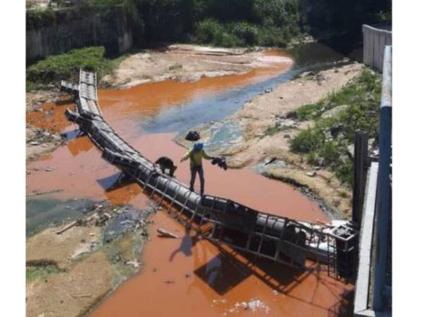 Sungai keruh disebabkan kesan lumpur.