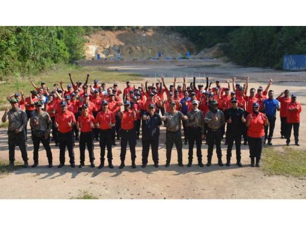 Latihan menembak tahunan diadakan bertempat di Lapang Sasar Kuala Kubu Bharu, Hulu Selangor, baru-baru ini