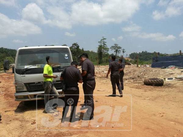 Operasi dijalankan anggota penguatkuasa SWCorp Pahang di sebuah tapak pelupusan haram sebelum ini.