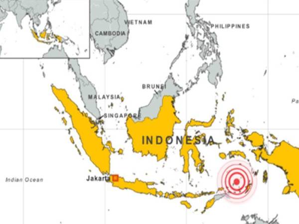 Menurut USGS gempa bumi itu berlaku pada kedalaman 37 kilometer dan berpusat kira-kira 150 kilometer di barat laut bandar Ternate.
