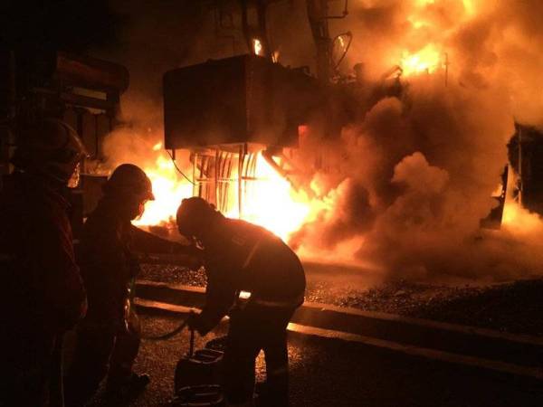 Keadaan di lokasi kejadian malam tadi. - Foto ihsan Jabatan Bomba dan Penyelamat
