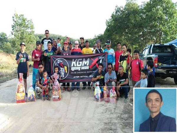 Mohamad Zulfahmi bersama barisan pemenang Fun Race Motocross Air Hitam.