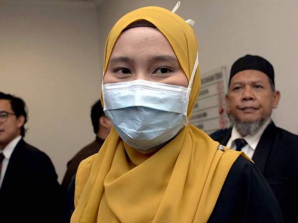 Jururawat Institut Jantung Negara (IJN), Siti Shafikah Amira Mohd Rasani hadir pada prosiding inkues bagi menyiasat punca kematian anggota Bomba dan Penyelamat Allahyarham Muhammad Adib Mohd Kassim di Mahkamah Koroner Kompleks Mahkamah Shah Alam, hari ini. - Foto Bernama