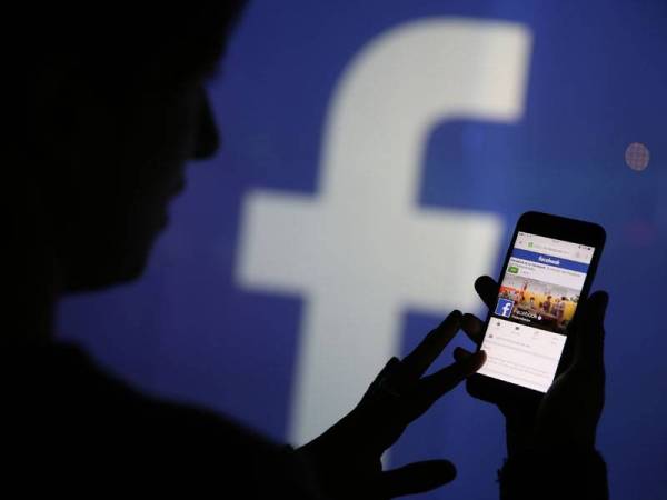 Facebook dituduh bersikap hipokrit