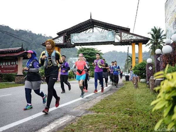 Peserta pelbagai negara yang menyertai DLTR di Kampung Gunung Sri Pulai dan Hutan Lipur Gunung Pulai 1.