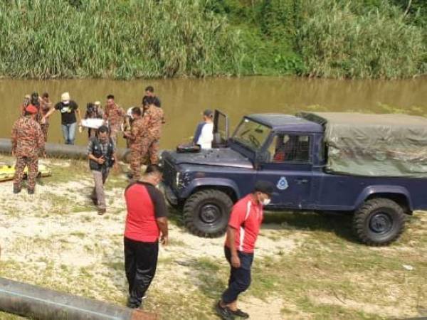 Mayat perempuan itu dijumpai tersangkut pada jeti kayu pada petang Khamis.