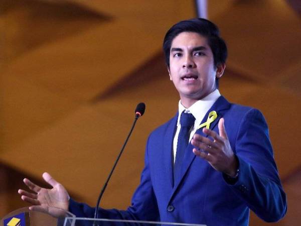 Menteri Belia dan Sukan Syed Saddiq Syed Abdul Rahman menyampaikan ucapan pembukaan "Wawasan Pewaris Bangsa" pada Konvensyen Kebangkitan Harimau Asia di Dewan Agong Tuanku Canselor (DATC) Universiti Teknologi Mara (UiTM), Shah Alam, hari ini. - Foto Bernama