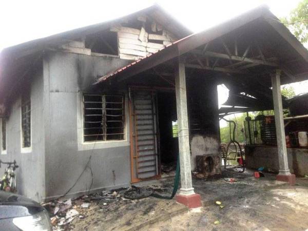 Keadaan rumah mangsa yang terbakar hampir 70 peratus. - Foto JBPM Kedah
