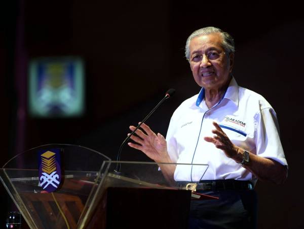 Tun Dr Mahathir Mohamad. -Foto Bernama