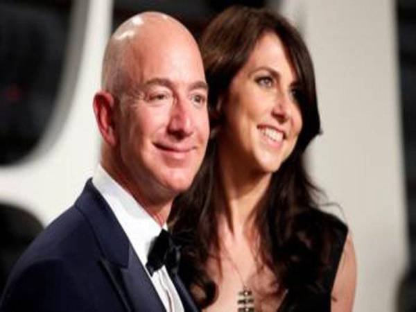 Pemilik Amazon, Jeff Bezos dan bekas isterinya Mackenzie. - Foto Reuters