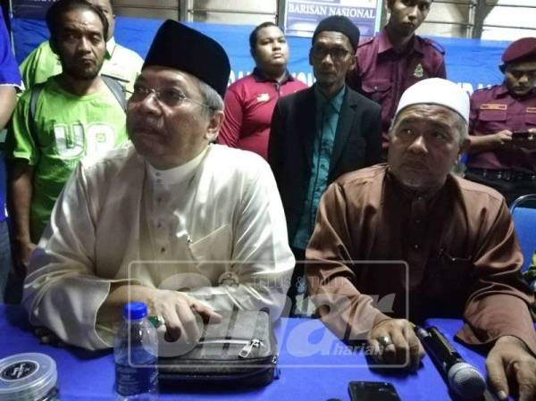 Annuar ketika bercakap kepada pemberita di Kampung Pasir Linsum di sini, malam tadi. - Foto Sinar Harian