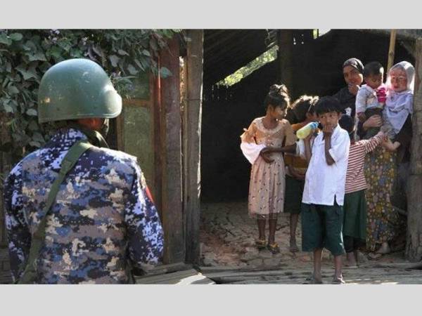 Tentera Myanmar dikecam negara antarabangsa kerana melancarkan tindakan kekerasan ke atas penduduk Rohingya.