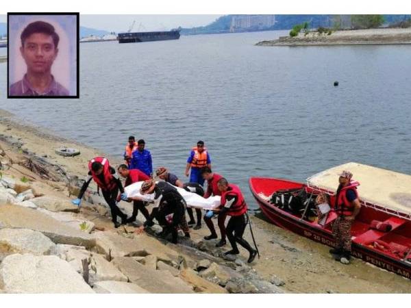 Anggota bomba membawa mayat penuntut yang ditemukan lemas di Sungai Manjung, hari ini, untuk diserahkan kepada pihak polis. (Gambar kecil: Muhammad Zaffan)