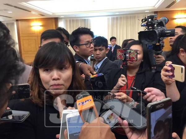 Teo Nie Ching ketika ditemui media di lobi Parlimen, hari ini. -Foto Sinar Harian