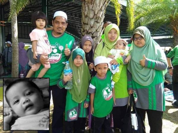 Muhammad Fadlan kiri dan isterinya dua kanan bersama anak-anak mereka. (Gambar kecil: Muhammad Fawas)