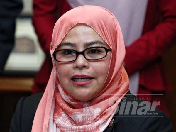 Noraini ketika bercakap kepada pemberita di Parlimen, hari ini. - Foto Sinar Harian Zahid Izzani
