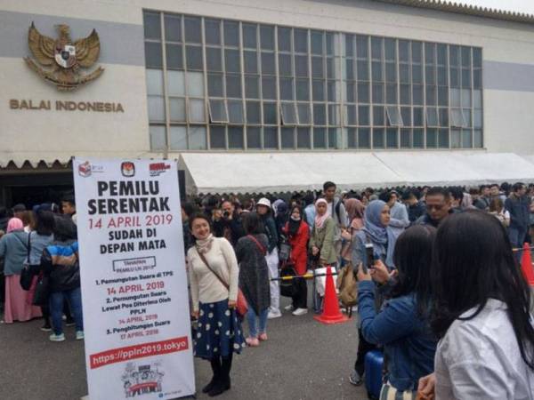 Pengundi di wilayah Kanto dan kawasan Tokyo membanjiri Balai Indonesia untuk menunaikan tanggungjawab mereka. - Foto: Jakarta Post / Asia News Network