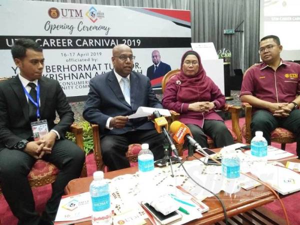 Ramakrishnan pada sidang media selepas merasmikan Karnival Kerjaya UTM, di sini, hari ini.