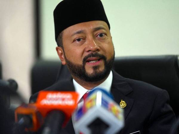 Menteri Besar Kedah Datuk Seri Mukhriz Tun Dr Mahathir pada sidang media pada hari kedua Mesyuarat Keempat Penggal Pertama Dewan Undangan Negeri Kedah yang Ke-14 di Wisma Darul Aman hari ini. - Foto Bernama