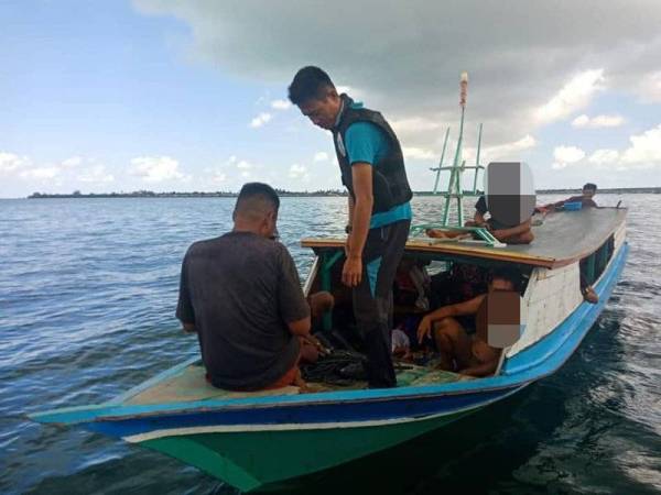 Bot yang digunakan untuk menyusup masuk ke perairan Laut Singamata. - Foto ihsan PPM