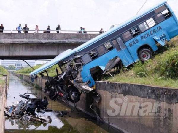 Kejadian kemalangan di Jalan KLIA yang mengorbankan 12 nyawa pada 7 April lalu.