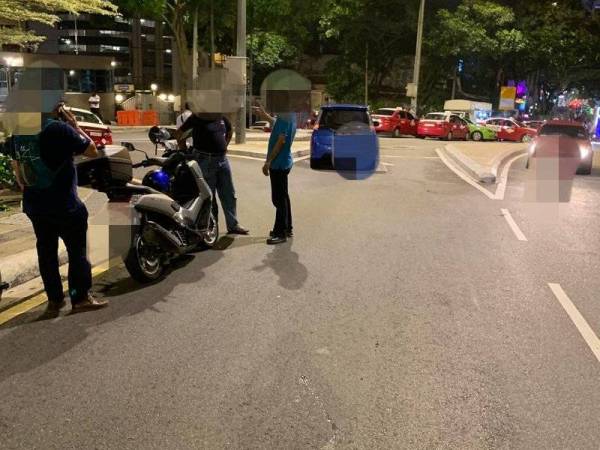 Polis menahan pemandu Grab kerana gagal memberikan kerjasama susulan kejadian yang menyebabkan kemalangan seorang anggota polis wanita di Jalan Changkat, Kuala Lumpur, tengah malam tadi.