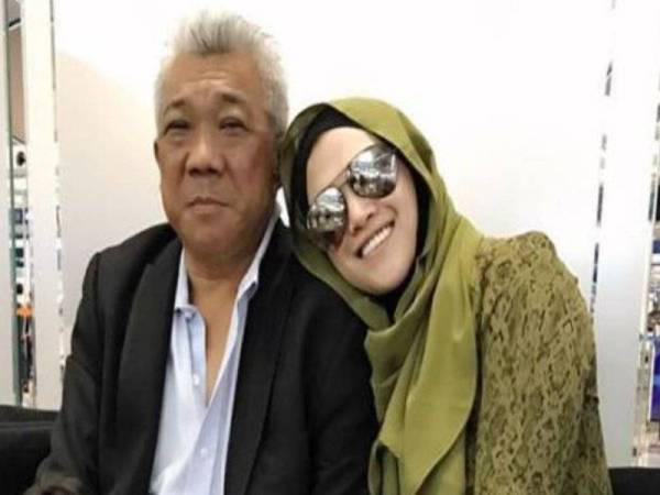 Bung Mokhtar dan Zizie - Foto sumber internet