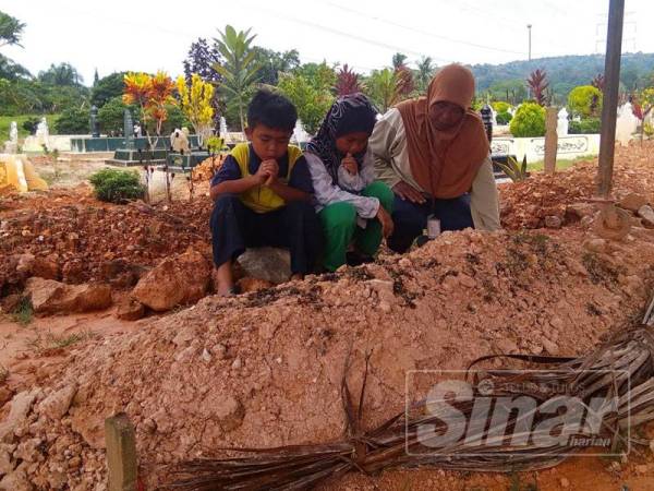 Nurul Fatihah dan adiknya sedih tidak dapat menyambut Ramadan bersama bapa mereka.