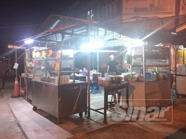 Arahan daripada kerajaan negeri terhadap peniaga kedai makan supaya tutup operasi sementara daripada jam 8.30 hingga 10 malam bagi memberi laluan lebih ramai tunai solat tarawih.