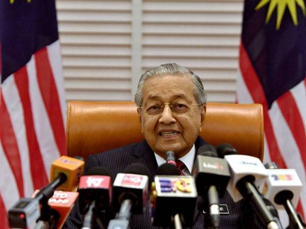 Perdana Menteri yang juga Pengerusi Pakatan Harapan (PH) Tun Dr Mahathir Mohamad pada sidang media khas sempena setahun pemerintahan kerajaan PH di Bangunan Perdana Putra baru-baru ini. - Foto Bernama