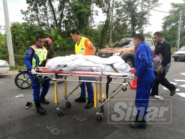 Salah seorang mangsa dikejarkan ke Hospital Tumpat.