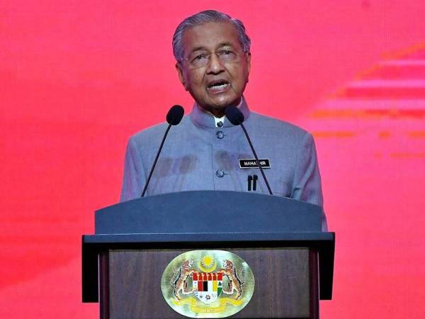 Perdana Menteri Tun Dr Mahathir Mohamad menyampaikan Perutusan Perdana Setahun Malaysia Baharu di Pusat Konvensyen Antarabangsa Putrajaya (PICC) hari ini. Foto: Bernama