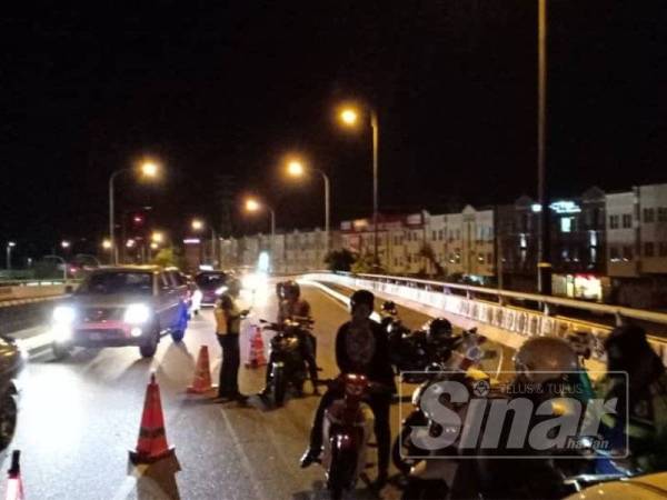 Operasi khas mabuk yang diadakan selama empat jam di Jalan Putra, Alor Setar, awal pagi tadi.