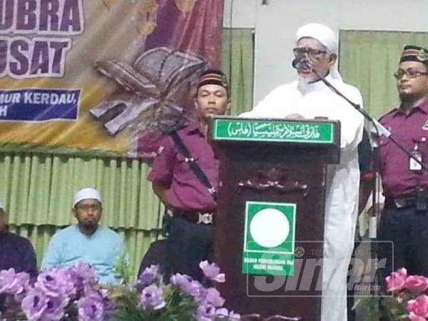 Abdul Hadi ketika berucap pada sambutan Badar Kubra Dan Nuzul Quran peringkat Pas Pusat di Kompleks Darulmakmur Kerdau Temerloh, semalam.