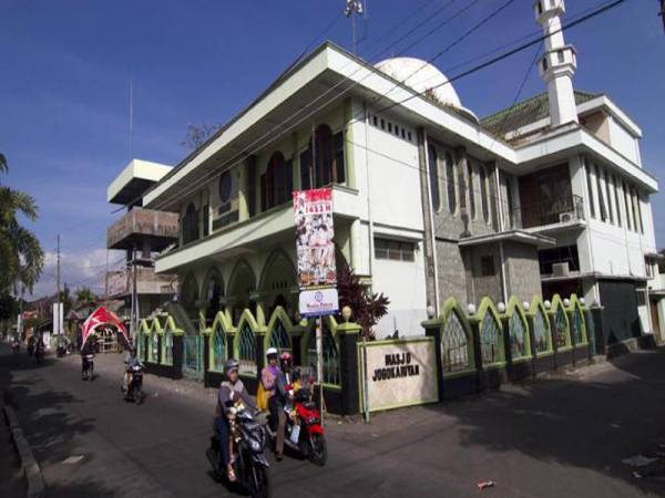 Barangan peribadi jemaah yang bersolat di Masjid Jogokariyan akan diganti sekiranya hilang. - Foto tempo