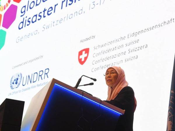 Timbalan Perdana Menteri Datuk Seri Dr Wan Azizah Wan Ismail menyampaikan pernyataan negara pada sesi pleno Platform Global bagi Pengurangan Risiko Bencana (GPDRR) di Pusat Konvesyen Antarabangsa Geneva pada Rabu. - Foto Bernama