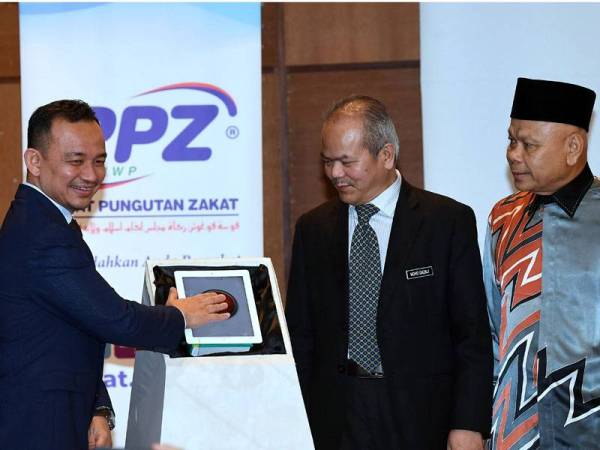 Dr Maszlee melancarkan Program Zakat Semarak Ilmu dengan kerjasama KPM, MAIWP, PPZ dan ITBM di Putrajaya hari ini. - Foto Bernama