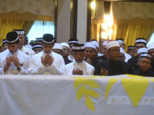 Agong, kerabat Pahang berkabung 100 hari