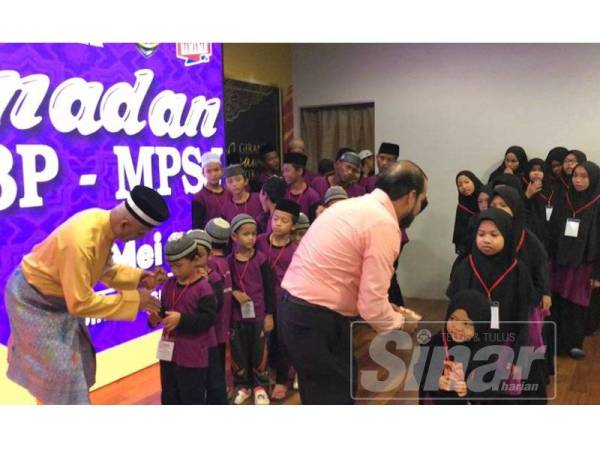 'Shopping' raya naik kereta mewah