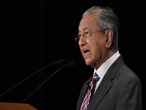 Perdana Menteri, Tun Dr Mahathir Mohamad menyampaikan ucaptama pada Persidangan Antarabangsa ke-25 Mengenai Masa Depan Asia, atau Persidangan Nikkei hari ini. - FOTO BERNAMA