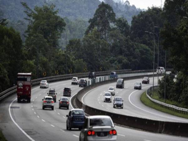 Penularan mesej di KM75.7 itu merupakan insiden kedua yang membabitkan lebuh raya itu pada bulan ini, selepas insiden pertama kononnya berlaku tumpahan minyak antara KM46.2 hingga KM46.8 arah timur berhampiran Bukit Tinggi. 