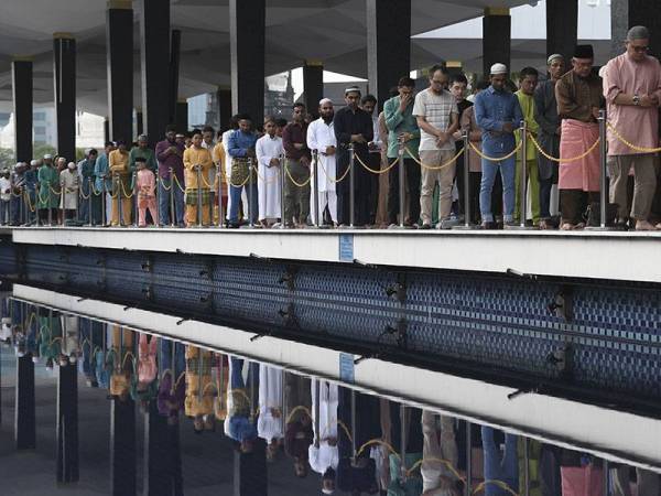 Umat Islam meraikan Aidilfitri dalam suasana keimanan dan semangat 