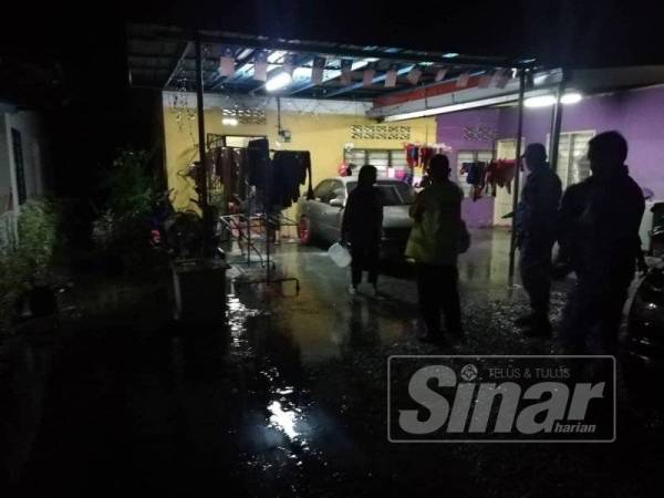 Paras air mula naik di kediaman penduduk malam tadi.