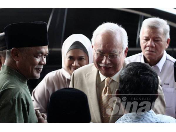 Najib tiba di Kompleks Mahkamah Kuala Lumpur pagi tadi untuk sambungan perbicaraan kes penyelewengan dana SRC International Sdn Bhd di Kompleks Makamah Kuala Lumpur. - FOTO ZAHID IZZANI