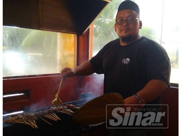 Sate ayam 50 sen laris musim raya