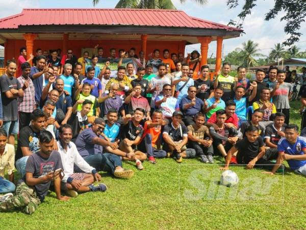 Generasi Felda Seroja Jengka 18 yang menyertai Futsal Raya Sekampung baru-baru ini.
