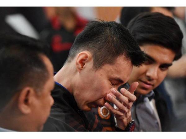 Pemain badminton negara, Datuk Lee Chong Wei pada sidang media khas di Kementerian Belia dan Sukan semalam. - FOTO BERNAMA 