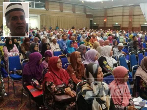 Sebahagian besar ahli Kosma yang hadir mesyuarat agung di Dewan Jubli Perak di Kuantan sini hari ini. Gambar kecil: Nazri